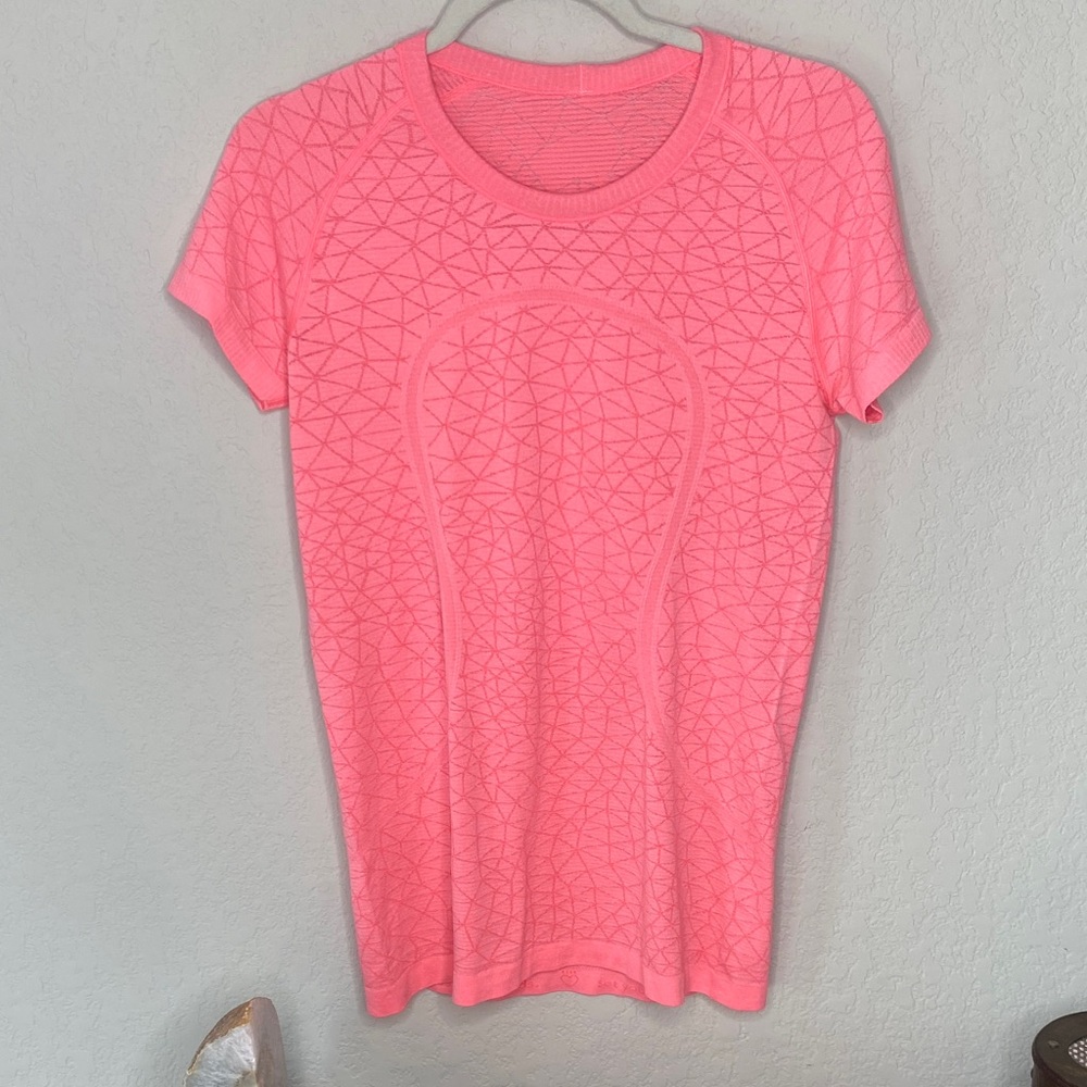 lululemon athletica Short Sleeve Seamless Top - Neon Pink